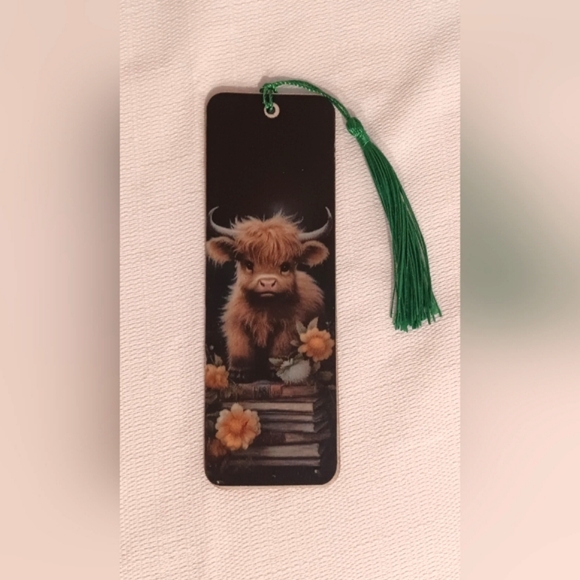 Highland Cow Bookmark with Green Tassel - Picture 4 of 4